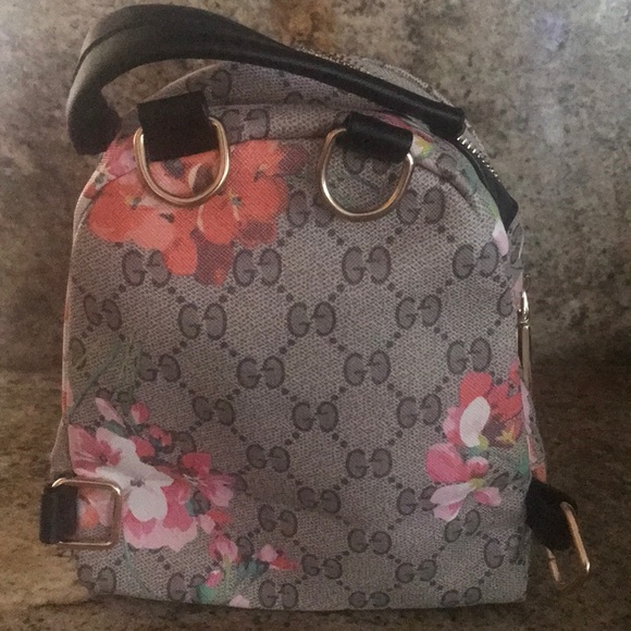 Mini Backpack 🎒 - Picture 2 of 15